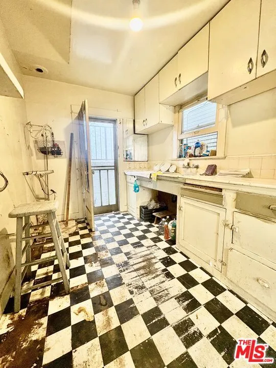 2005 4th Street Santa Monica, CA 90405