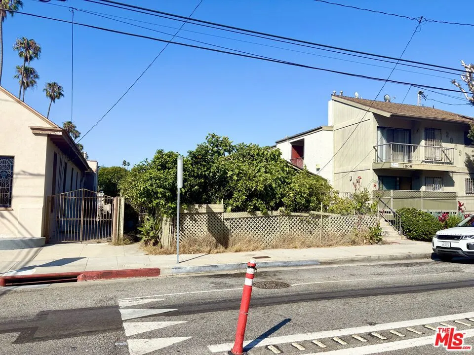 2005 4th Street Santa Monica, CA 90405