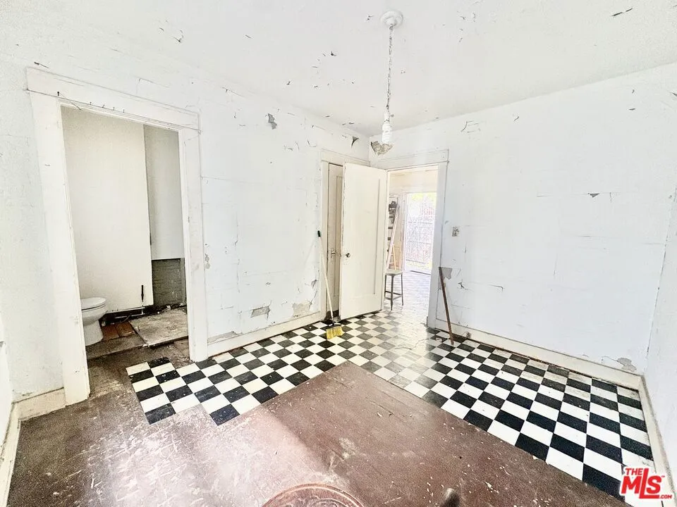 2005 4th Street Santa Monica, CA 90405