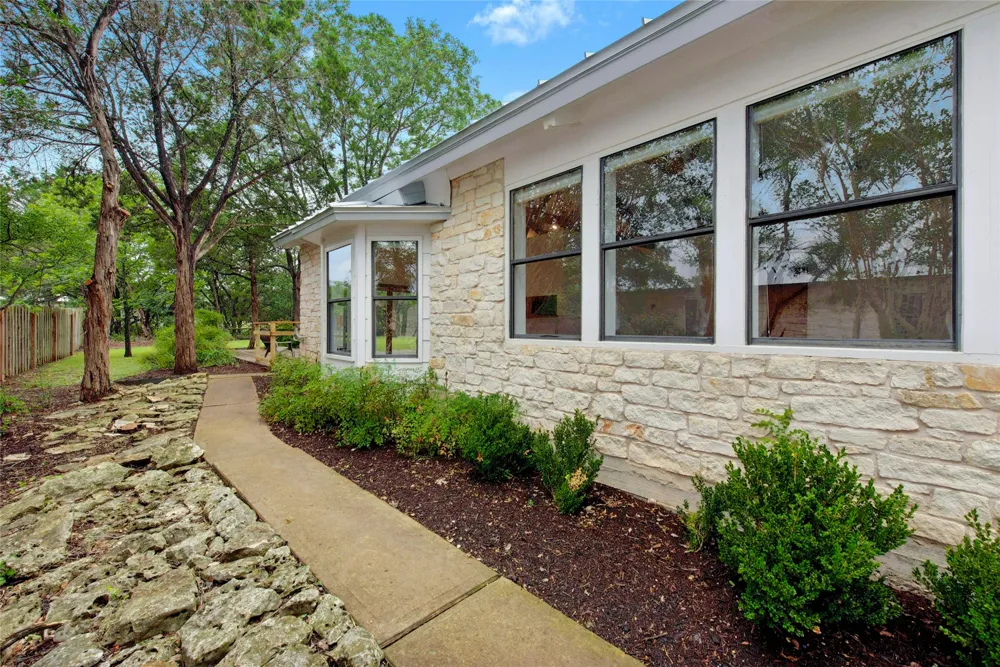 140 Donna Drive Wimberley, TX 78676