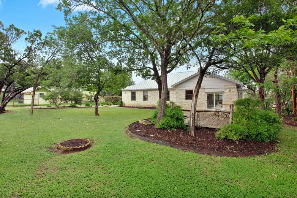 140 Donna Drive Wimberley, TX 78676