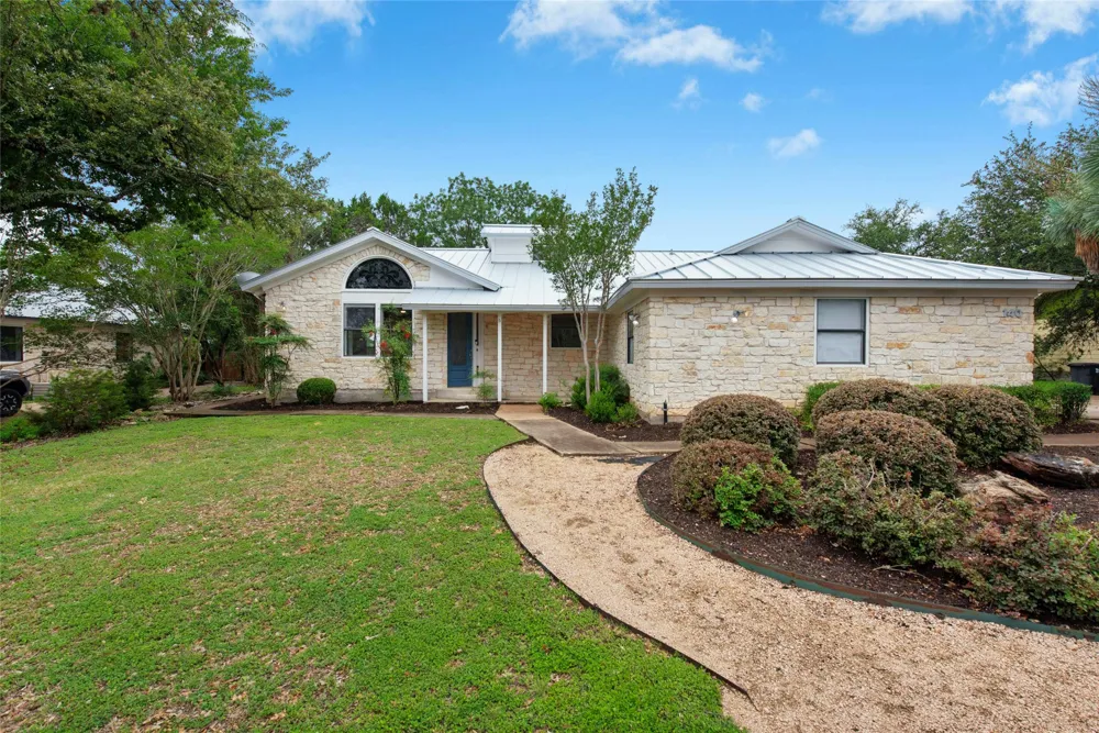 140 Donna Drive Wimberley, TX 78676