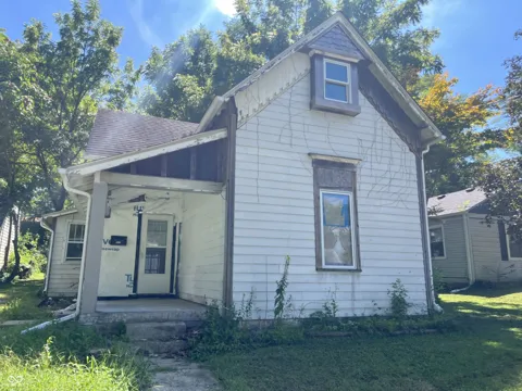 2215 W 9th Street