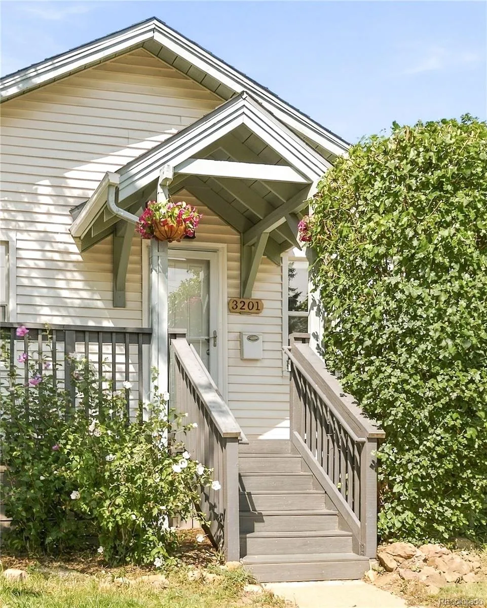 3201 E Jewell Avenue Denver, CO 80210
