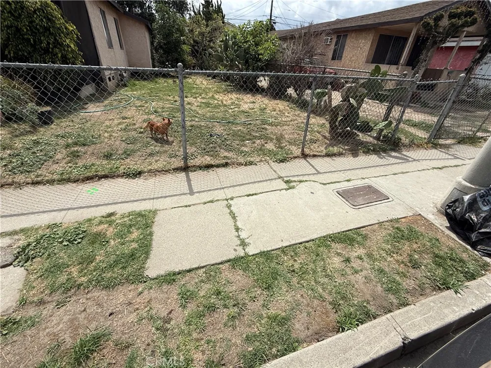 10726 Weigand Los Angeles, CA 90059