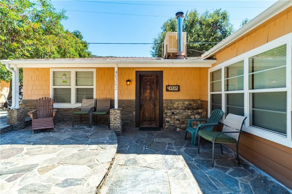 40202 Calle El Clavelito Green Valley, CA 91390