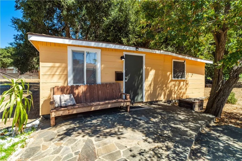40202 Calle El Clavelito Green Valley, CA 91390