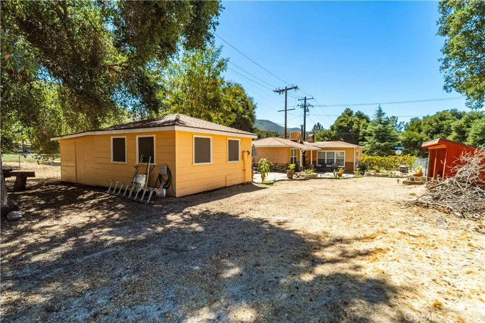 40202 Calle El Clavelito Green Valley, CA 91390