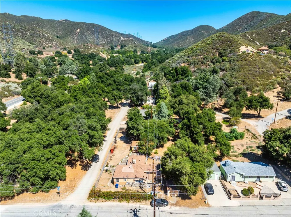 40202 Calle El Clavelito Green Valley, CA 91390