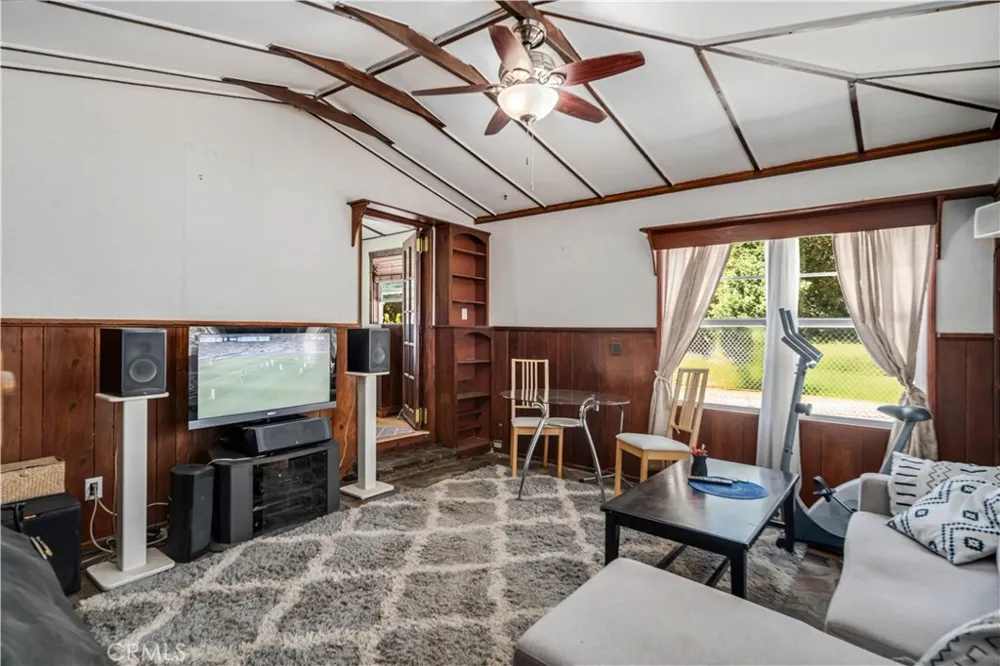 40202 Calle El Clavelito Green Valley, CA 91390