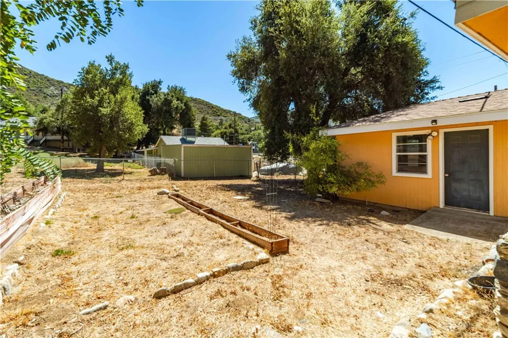 40202 Calle El Clavelito Green Valley, CA 91390
