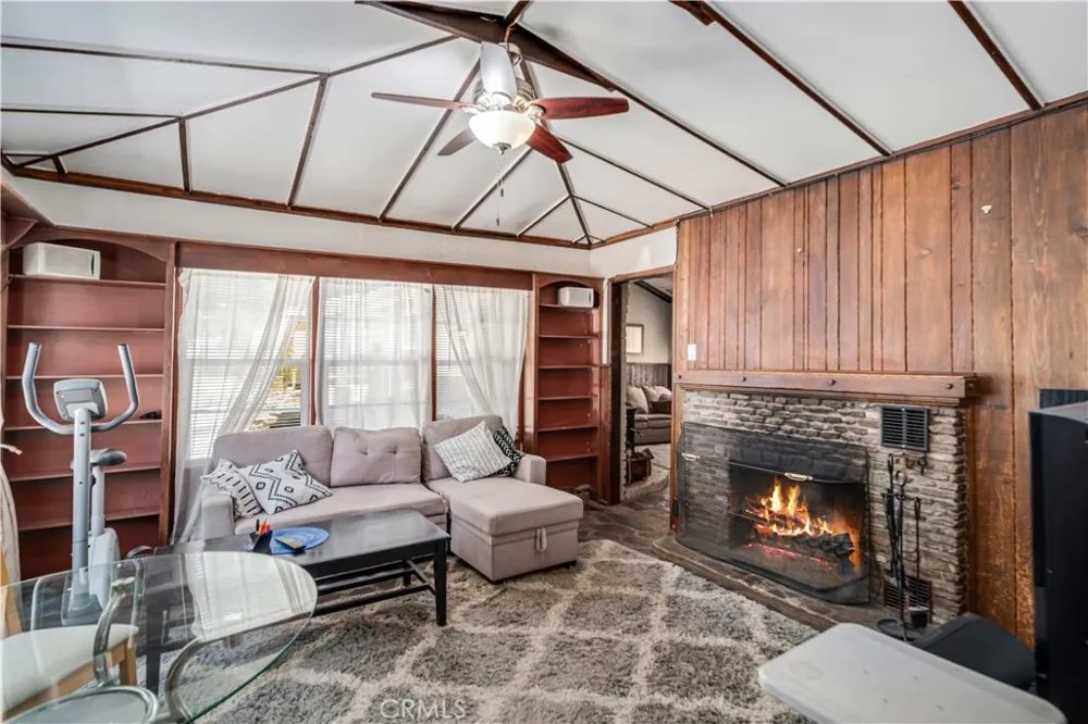 40202 Calle El Clavelito Green Valley, CA 91390