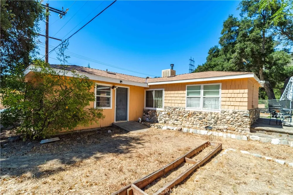 40202 Calle El Clavelito Green Valley, CA 91390