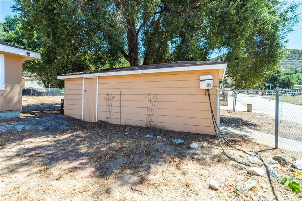 40202 Calle El Clavelito Green Valley, CA 91390