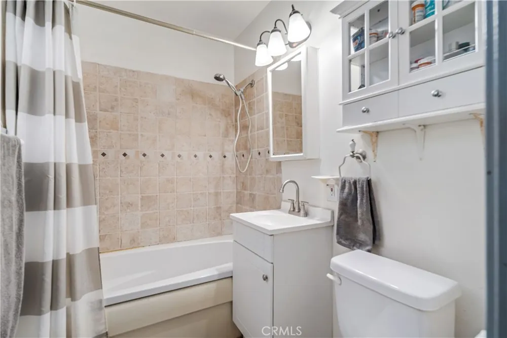 40202 Calle El Clavelito Green Valley, CA 91390