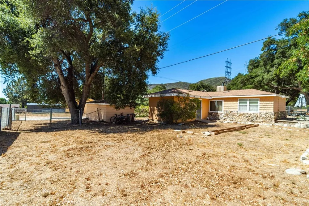 40202 Calle El Clavelito Green Valley, CA 91390