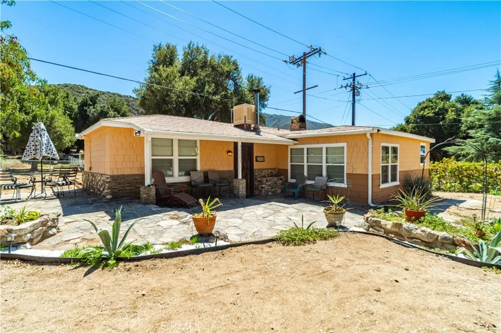 40202 Calle El Clavelito Green Valley, CA 91390
