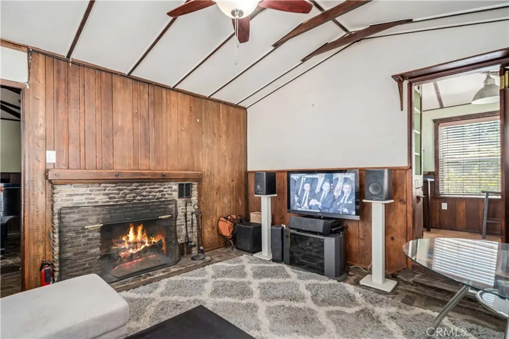 40202 Calle El Clavelito Green Valley, CA 91390