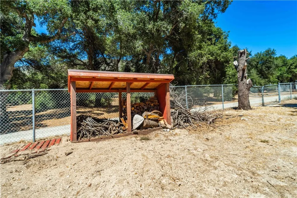 40202 Calle El Clavelito Green Valley, CA 91390