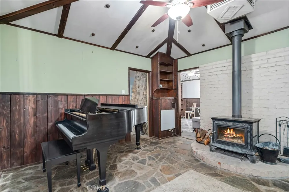 40202 Calle El Clavelito Green Valley, CA 91390