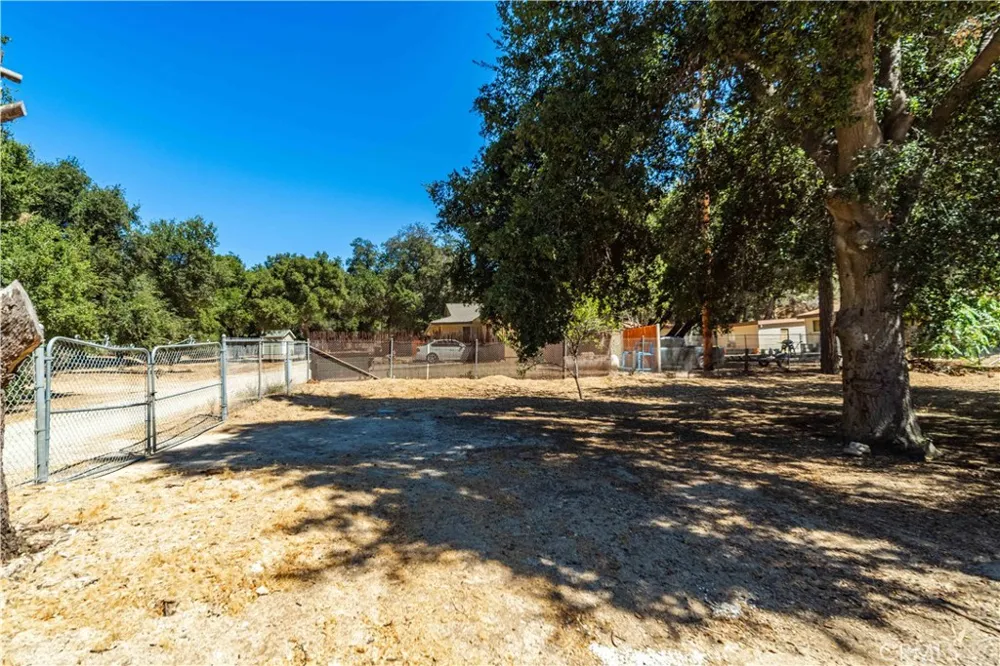40202 Calle El Clavelito Green Valley, CA 91390