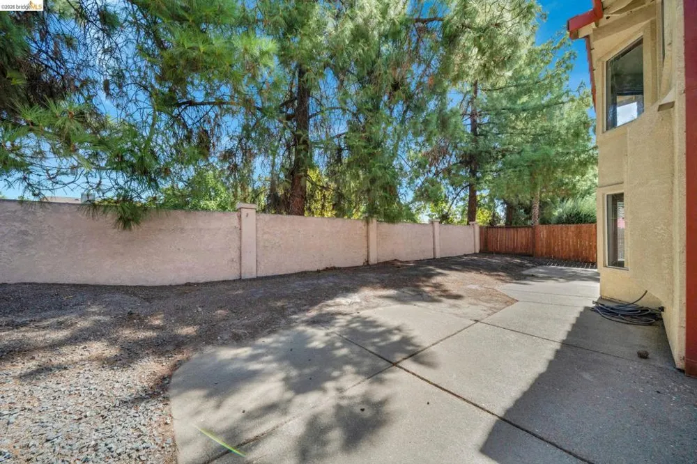 4437 Rock Island Dr Antioch, CA 94509
