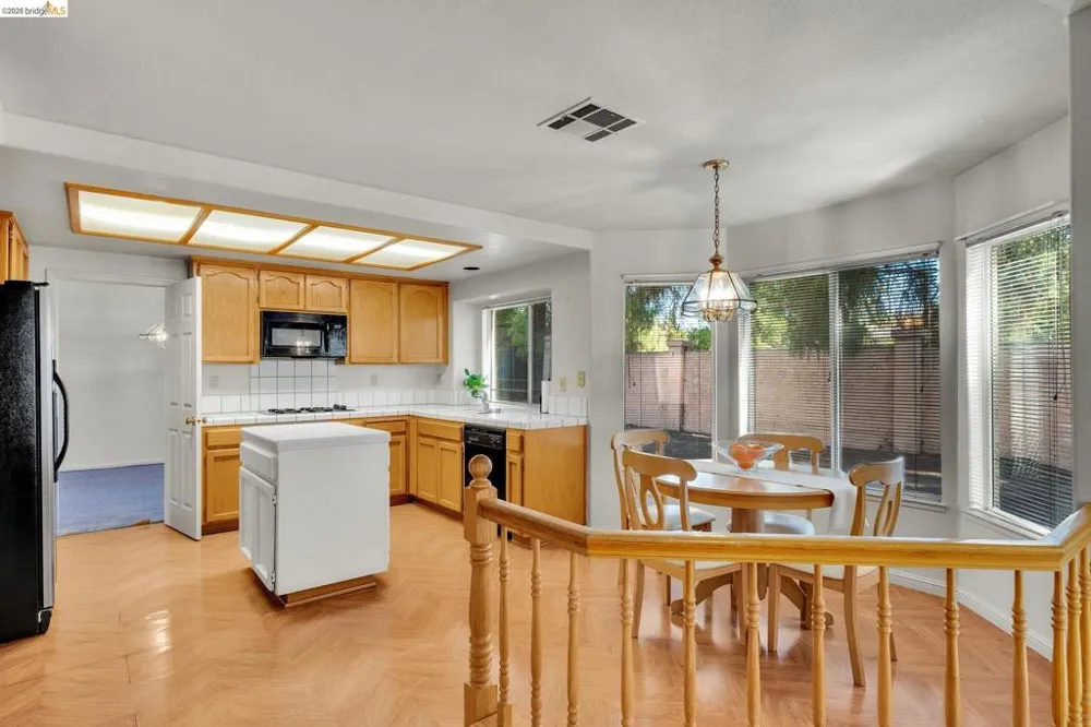4437 Rock Island Dr Antioch, CA 94509
