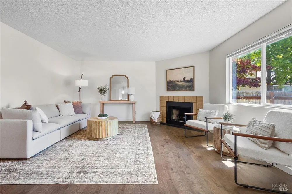 751 Agnew Place Santa Rosa, CA 95401