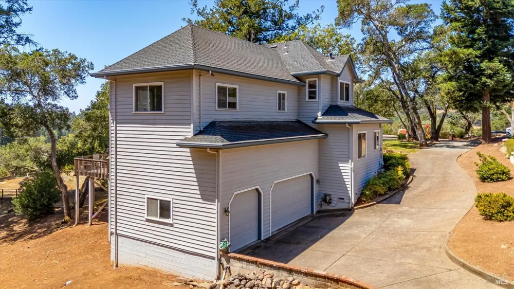 3826 Clear Ridge Santa Rosa, CA 95404