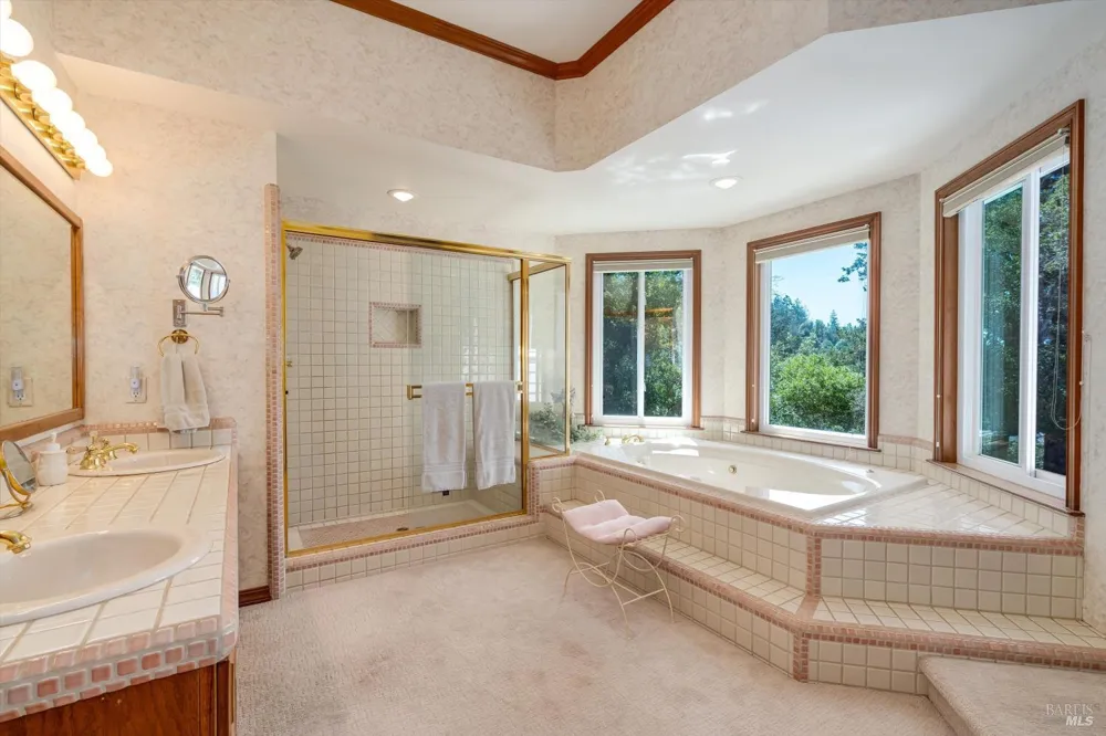 3826 Clear Ridge Santa Rosa, CA 95404