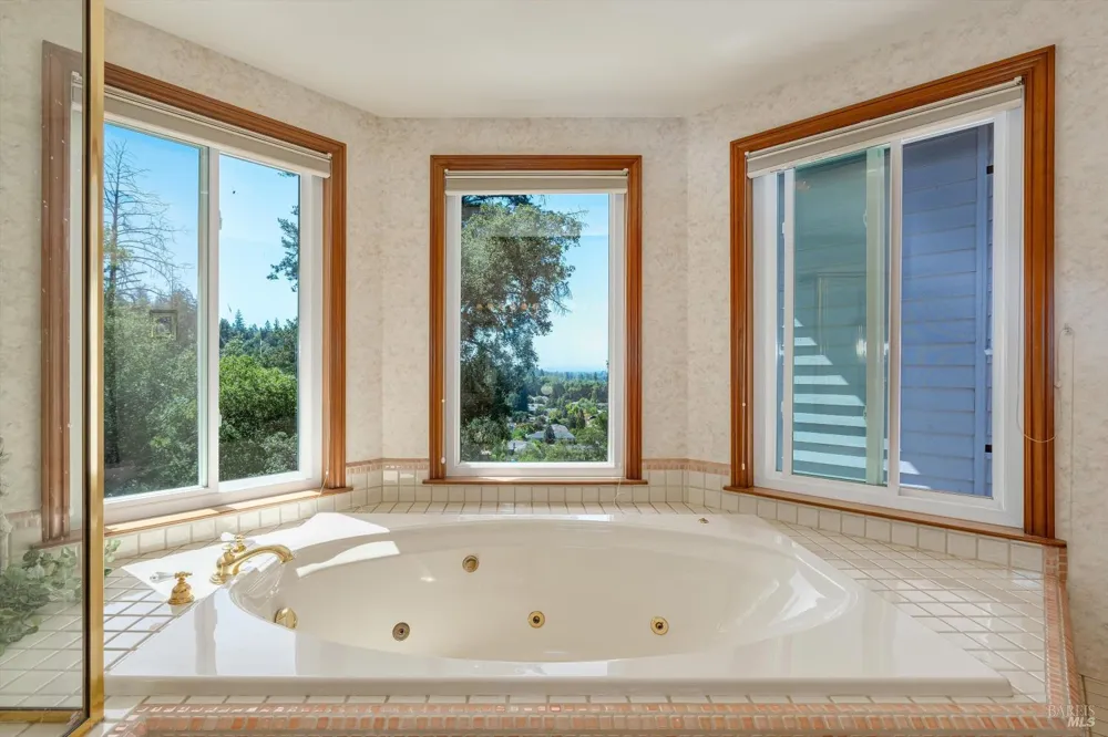 3826 Clear Ridge Santa Rosa, CA 95404