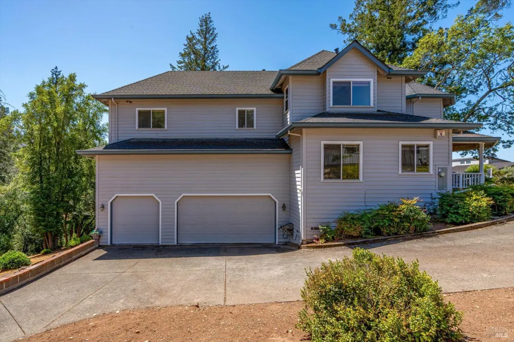 3826 Clear Ridge Santa Rosa, CA 95404