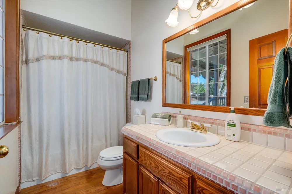 3826 Clear Ridge Santa Rosa, CA 95404