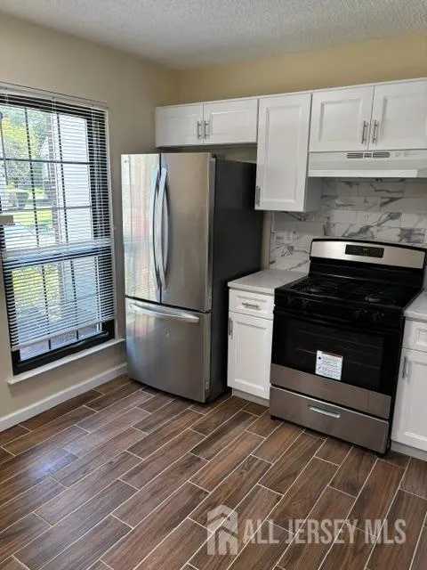181 Hampshire Court Piscataway, NJ 08854