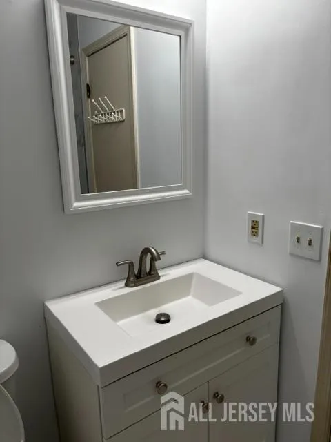 181 Hampshire Court Piscataway, NJ 08854