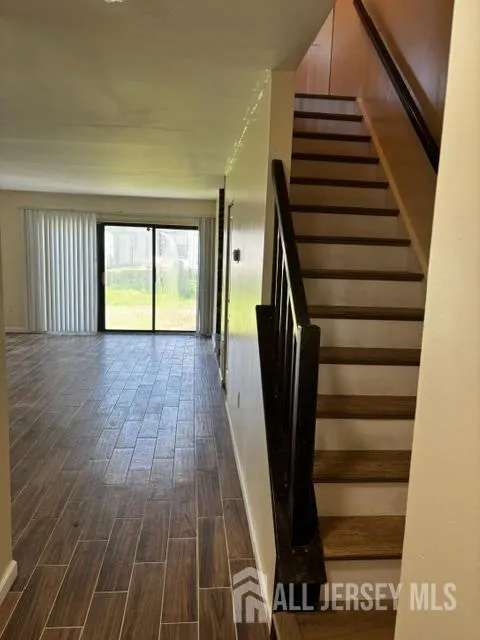181 Hampshire Court Piscataway, NJ 08854