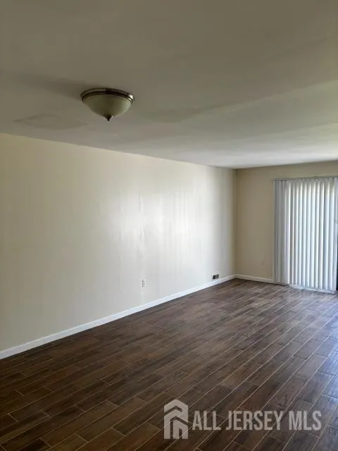 181 Hampshire Court Piscataway, NJ 08854