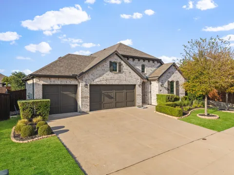 1506 Red Rose Trail