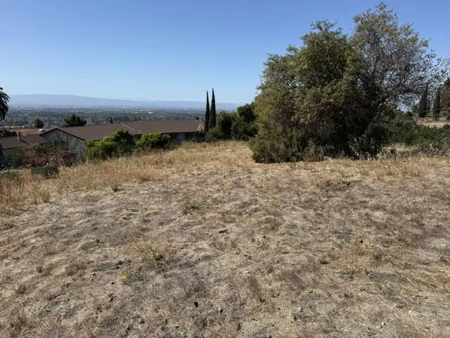 15221 Camelot Drive San Jose, CA 95132