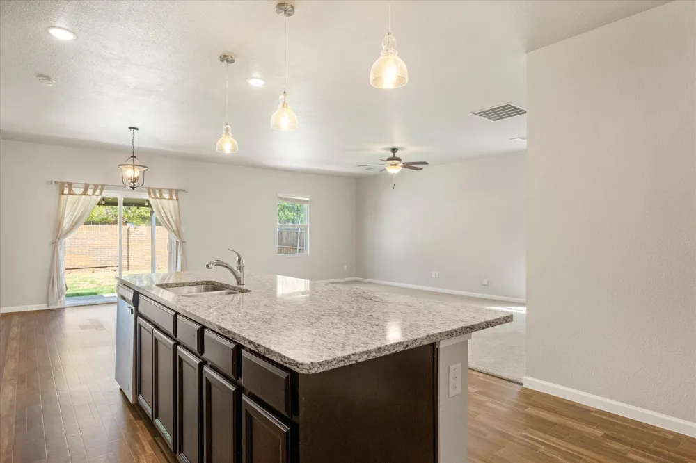 433 Starboard Drive Crowley, TX 76036