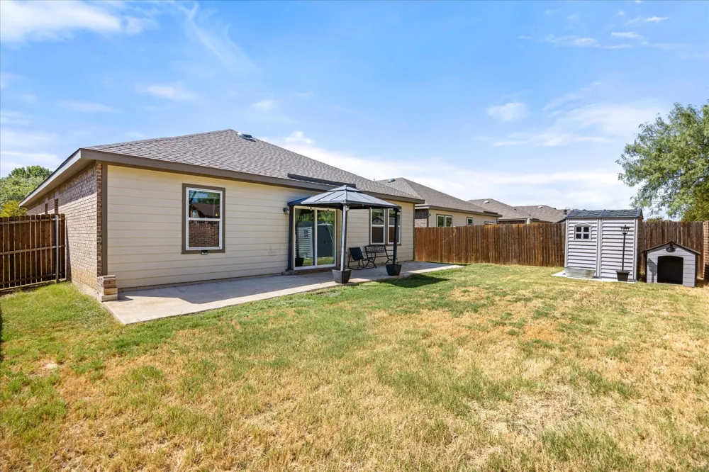 433 Starboard Drive Crowley, TX 76036