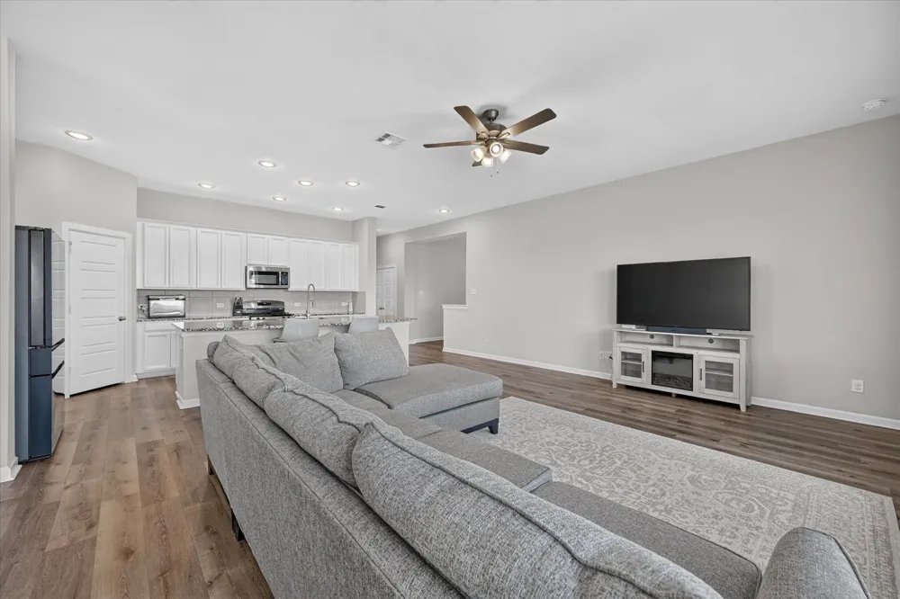 5408 High Pointe Drive Haltom City, TX 76137
