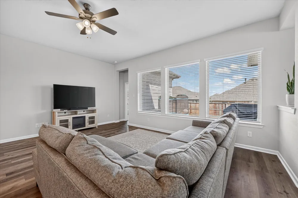 5408 High Pointe Drive Haltom City, TX 76137