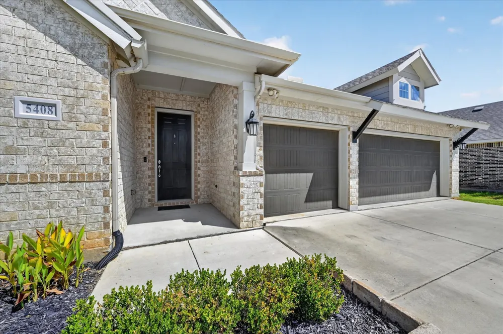 5408 High Pointe Drive Haltom City, TX 76137