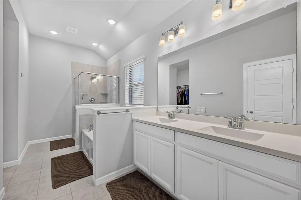 5408 High Pointe Drive Haltom City, TX 76137