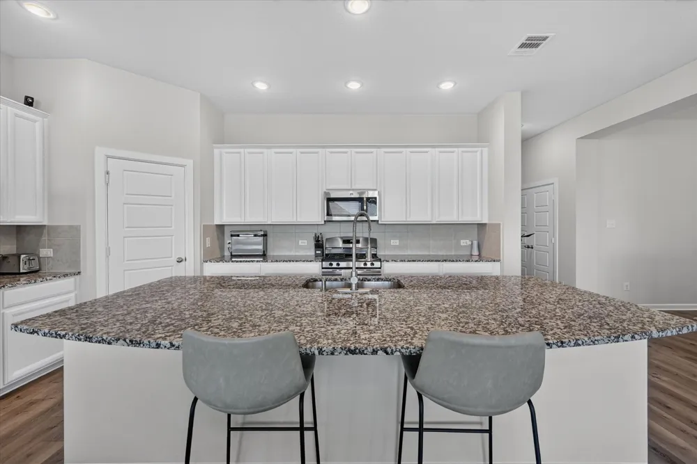 5408 High Pointe Drive Haltom City, TX 76137