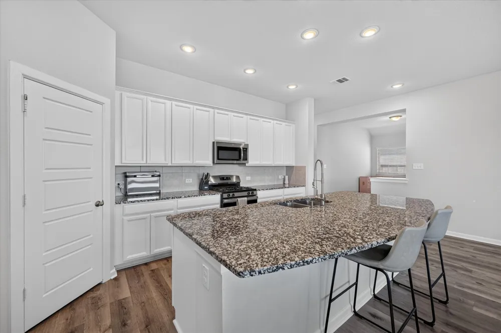 5408 High Pointe Drive Haltom City, TX 76137