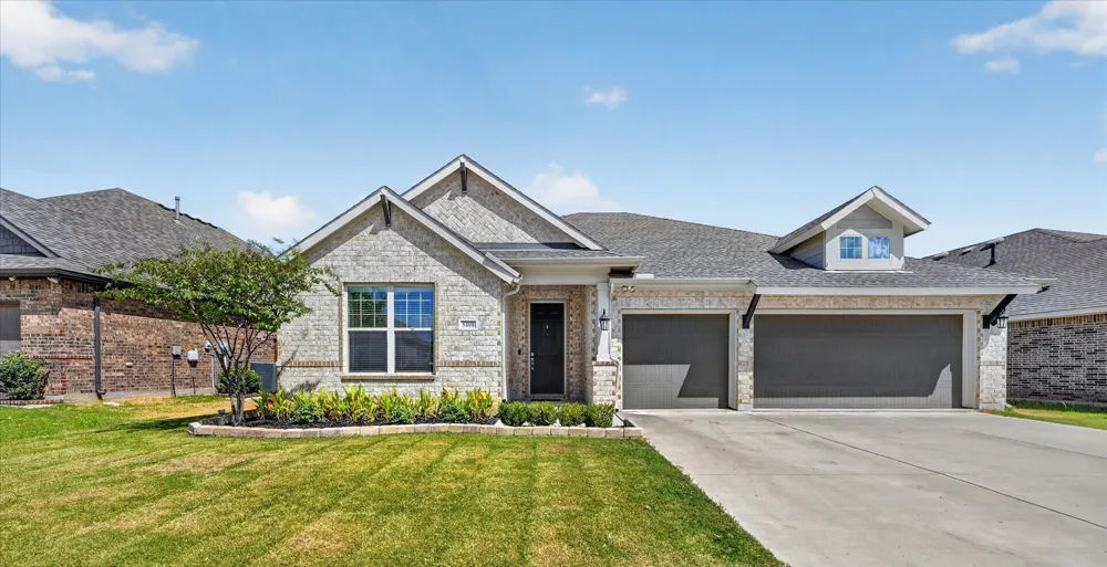 5408 High Pointe Drive Haltom City, TX 76137