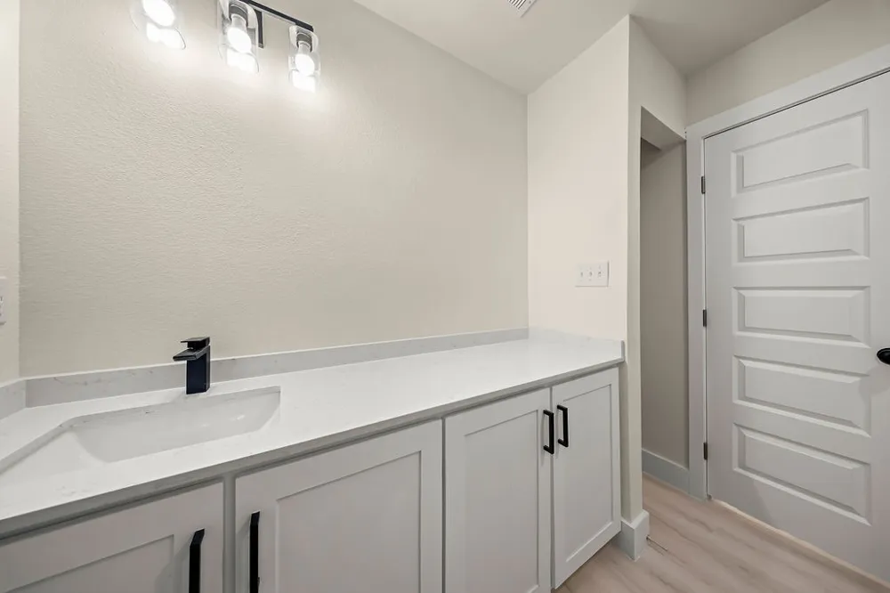 3409 Buckingham Drive Arlington, TX 76015