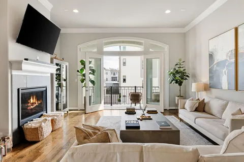306 W Saulnier Street